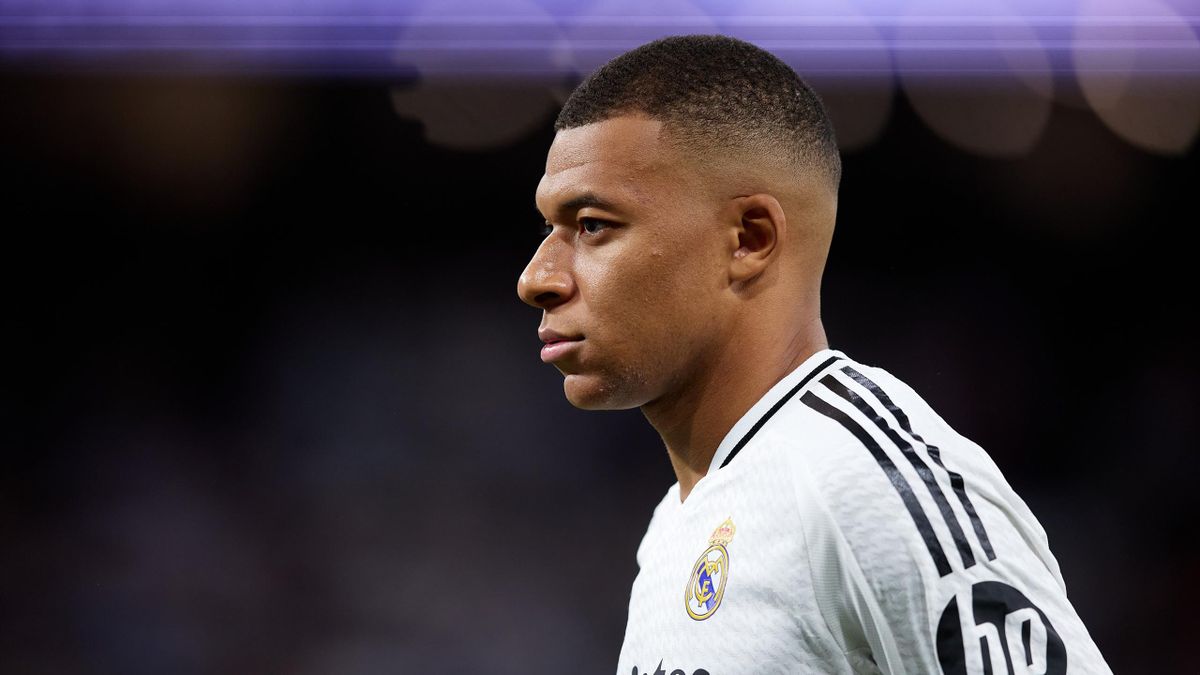 Real Madrid : Kylian Mbappé échoue devant Ronaldo !