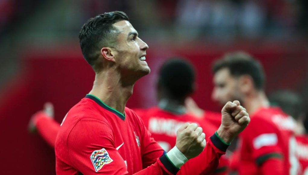 Pologne - Portugal : le geste de Ronaldo envers un fan qui enflamme la toile