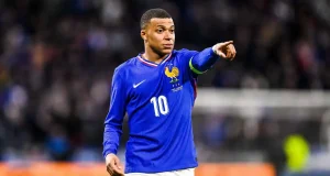 EdF : Kylian Mbappé reçoit un terrible tacle !