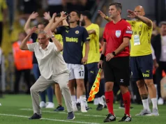 Fenerbahçe : Mourinho s'est troué, il chute en pleine célébration !