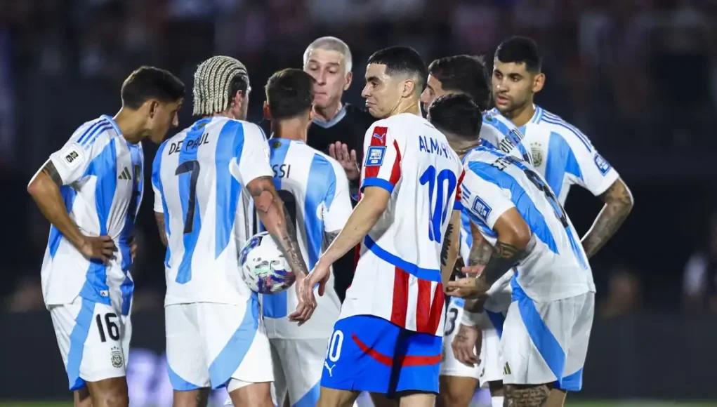 Paraguay - Argentine : Messi explose et insulte l'arbitre