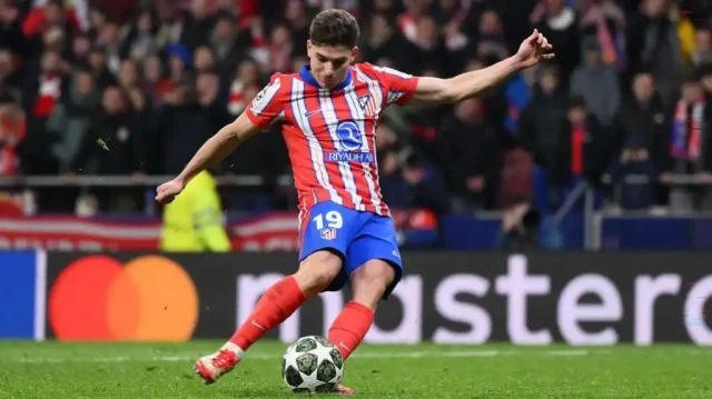 Atletico - Real Madrid : Julian Alvarez sort du silence après son penalty annulé