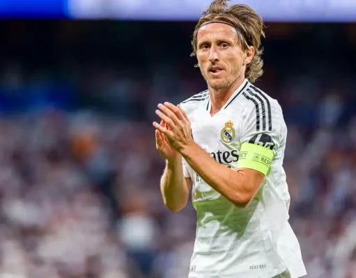 Real Madrid : Luka Modric annonce son départ, le club réagit !
